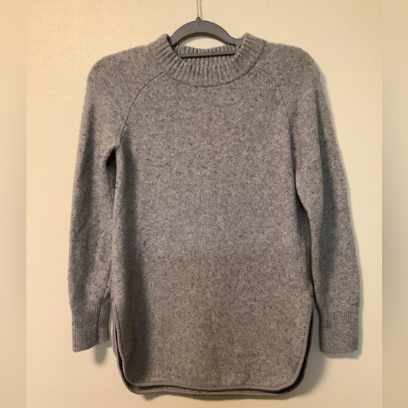 Tommy Hilfiger Sweaters - Tommy Hilfiger Women’s s/p wool blend pullover long sleeves gray popover sweater